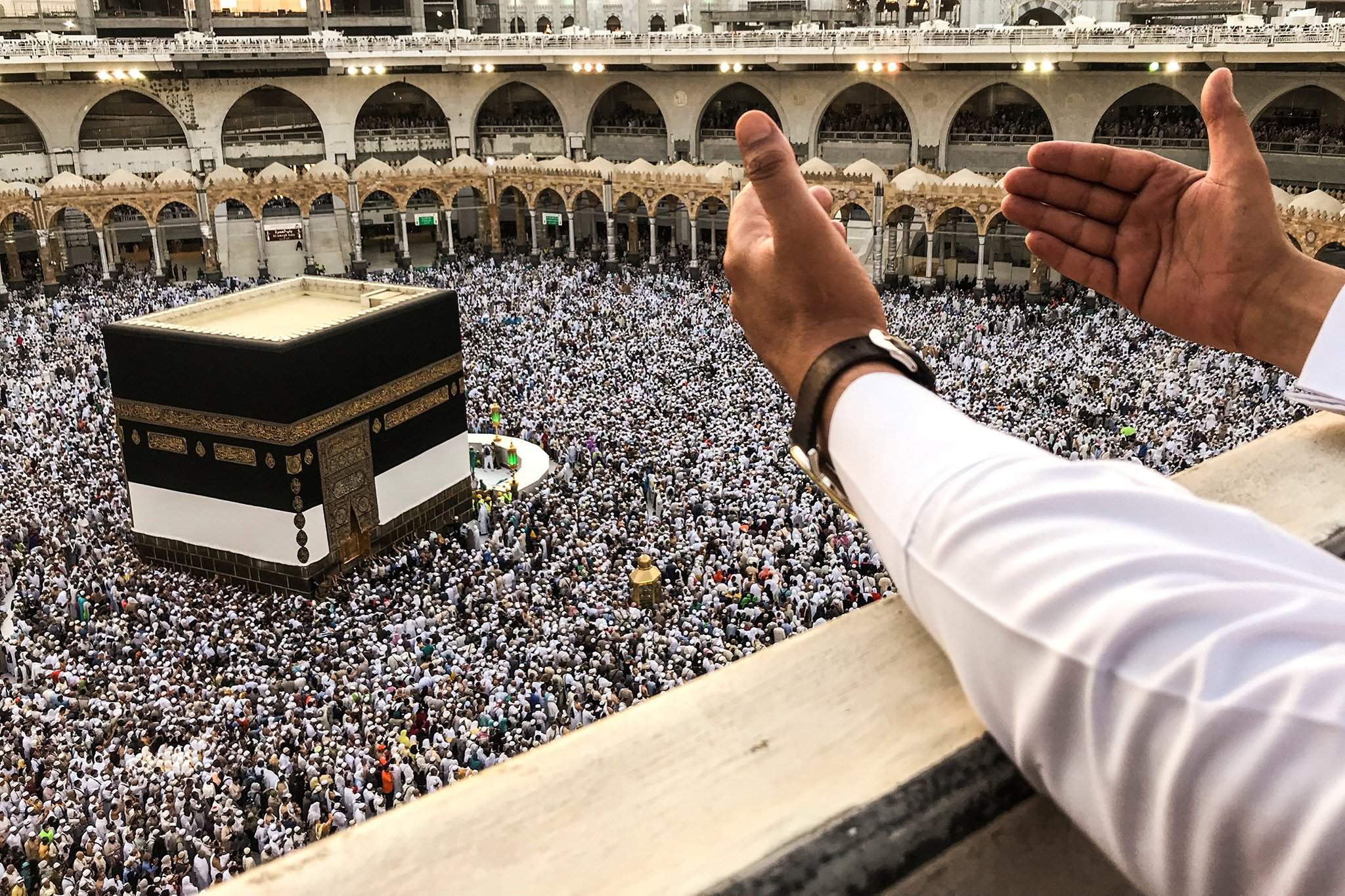 "Халық баласы" "лайк үшін" жаяулатып Меккеге аттанды (ВИДЕО)