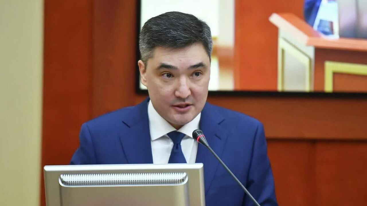 Олжас Бектенов цифрландыру арқылы қысқарту жұмыстарын жүргізуді айтты