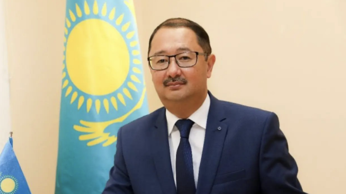 Әділет министрлігінің өкілі қаражат жымқыру күдігіне ілінді