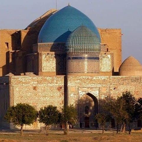 Қағбаны әспеттеген салафилер Қазақстандағы киелі жерлерді "ширк" дейді