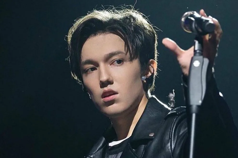 Димаш өзіне қатысты кейбір бос сөздерге қатысты жауап берді (ВИДЕО)