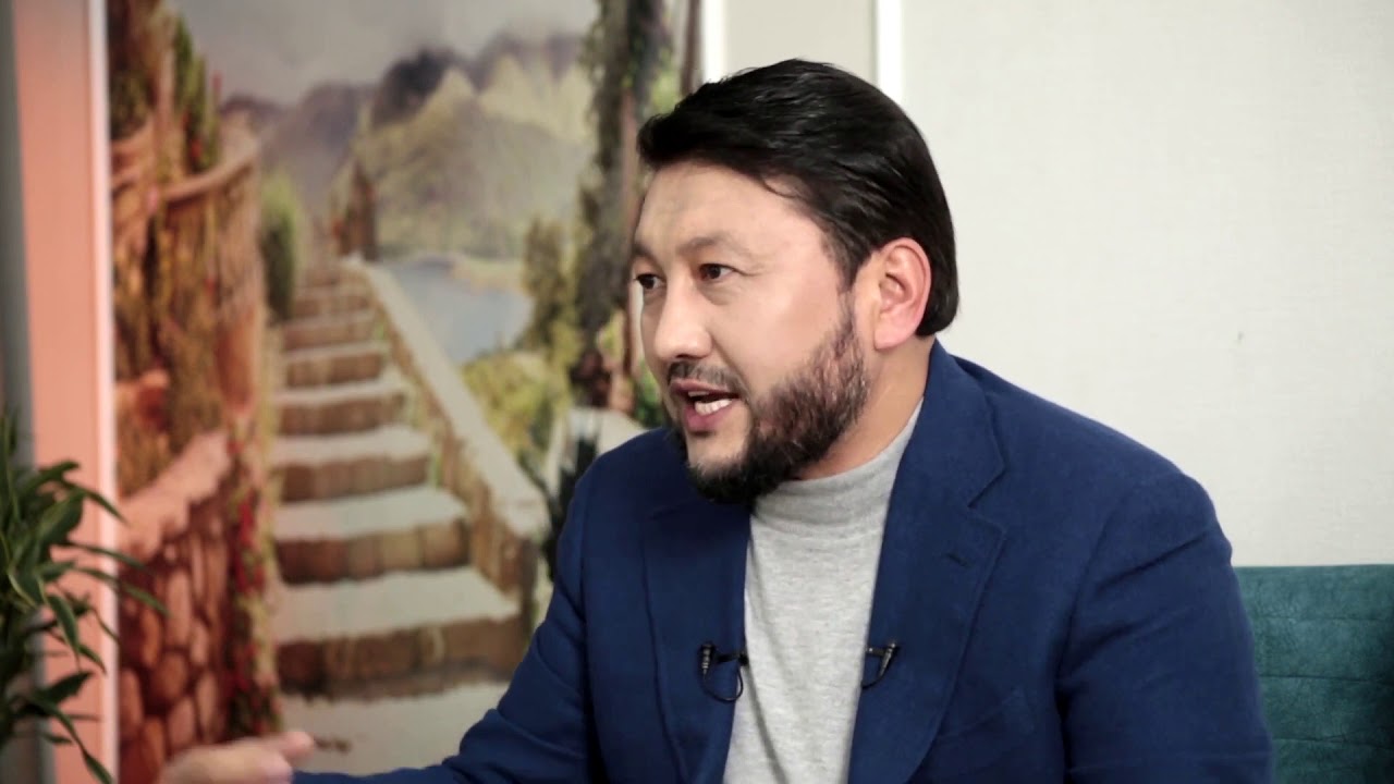 Мәдени мозахистар, медиа маняктар, вайн қуған вампирлар көбейді дейді Мұхамеджан Тазабек