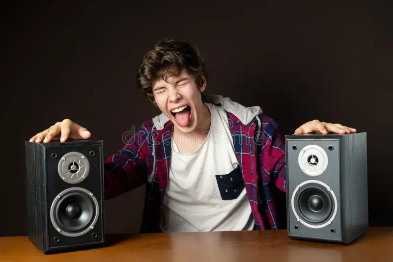 Көршісін қатты музыка даусы үшін сабап тастады