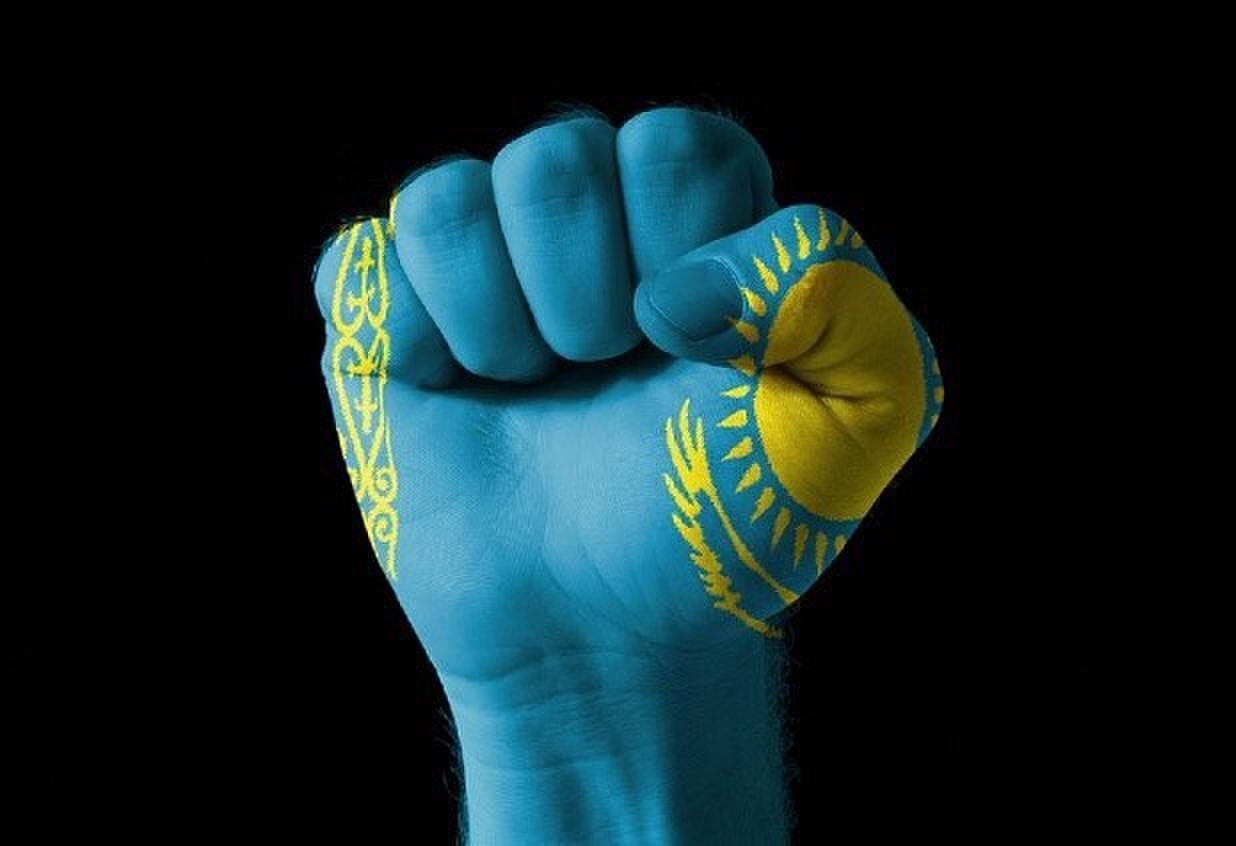 "Қазақпыз ғой" деген сөз тамырымызға балта шауып жатқан жоқ па?