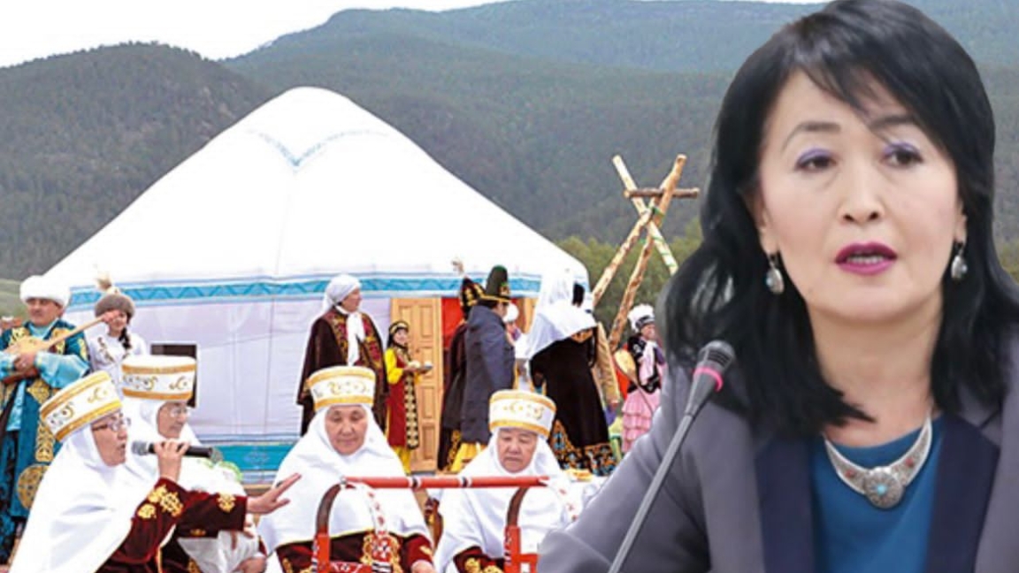 Әдемі жас әйелдердің эротикалық секс стриптиз видеосы Метродағы порно ойындар