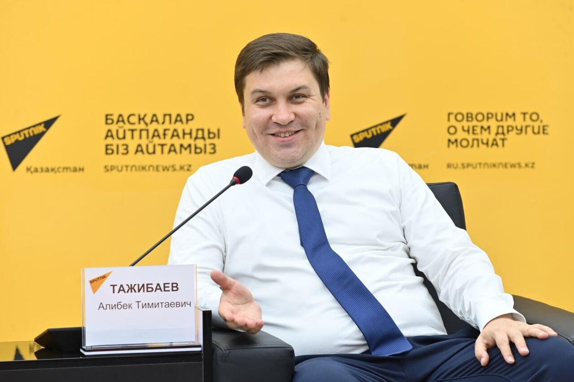 "Президенттің Ұлттық құрылтайда білім және тәрбие мәселесіне айрықша тоқталуы- ел ертеңі үшін бүгін жасалған аса маңызды қадам" дейді сарапшы Әлібек Тәжібаев