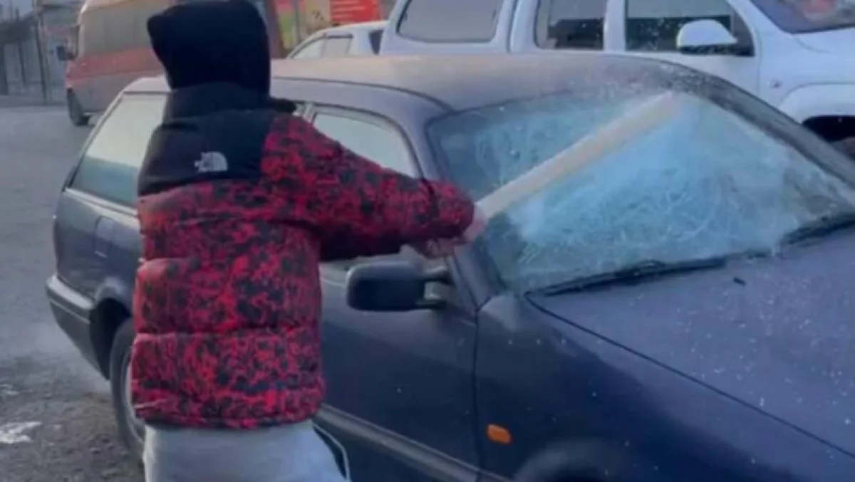 Бұзақылардың фотосын үлкен экраннан көрсететін болды