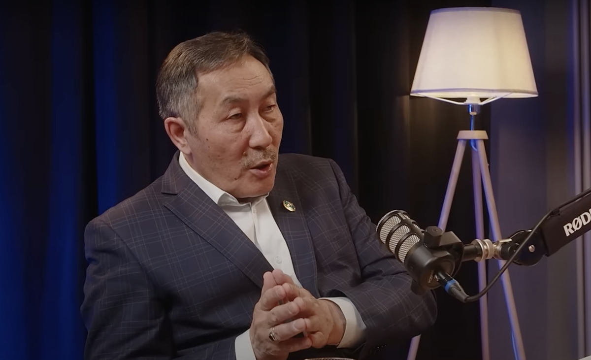 "Айтысты менен Жүрсін Ерман ұрлап алған" дейді мәдениеттанушы Серік Ерғали