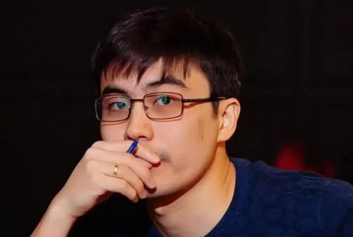 Жүрсін Ерманға өкпелеген жаc жазушы одақтан кеткенін мәлімдеді