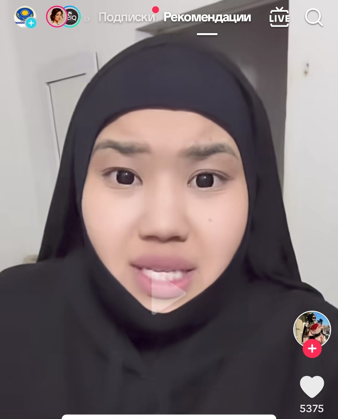 "Батыстың режимін қосып, айырып жіберемін!" деген хиджабты қыз жұртқа ескерту жасады