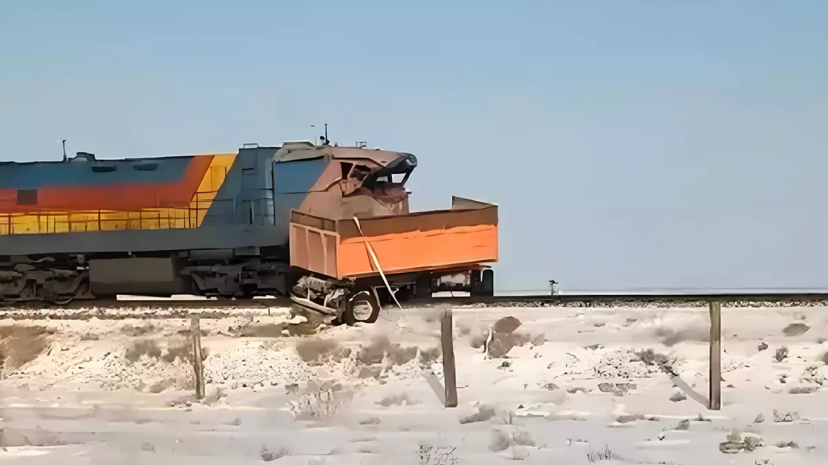 Атырау облысында пойыз жүк көлігімен соғысты