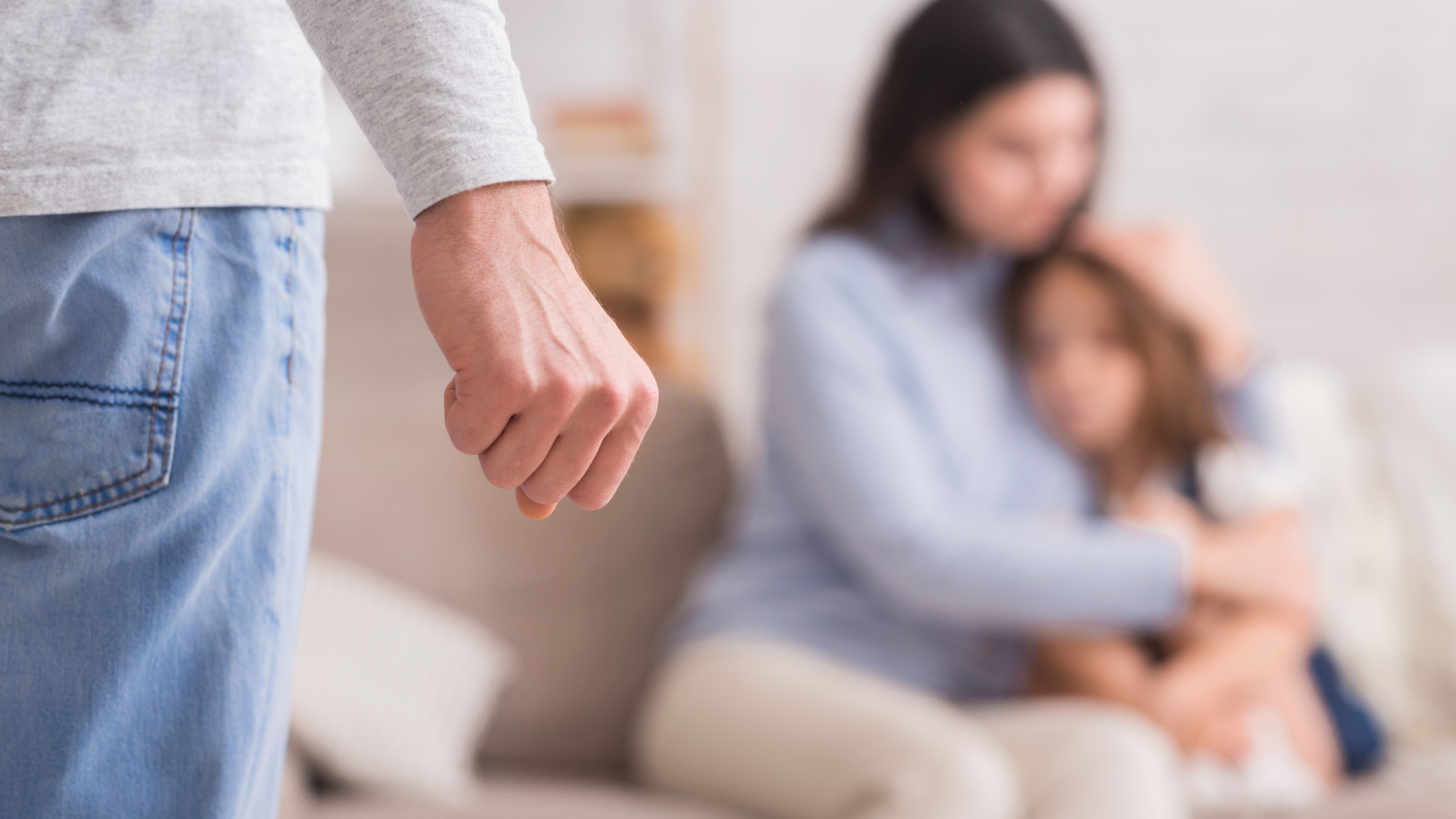 Әйелін бірнеше сағат бойы ұрып, ауыр жарақат салған