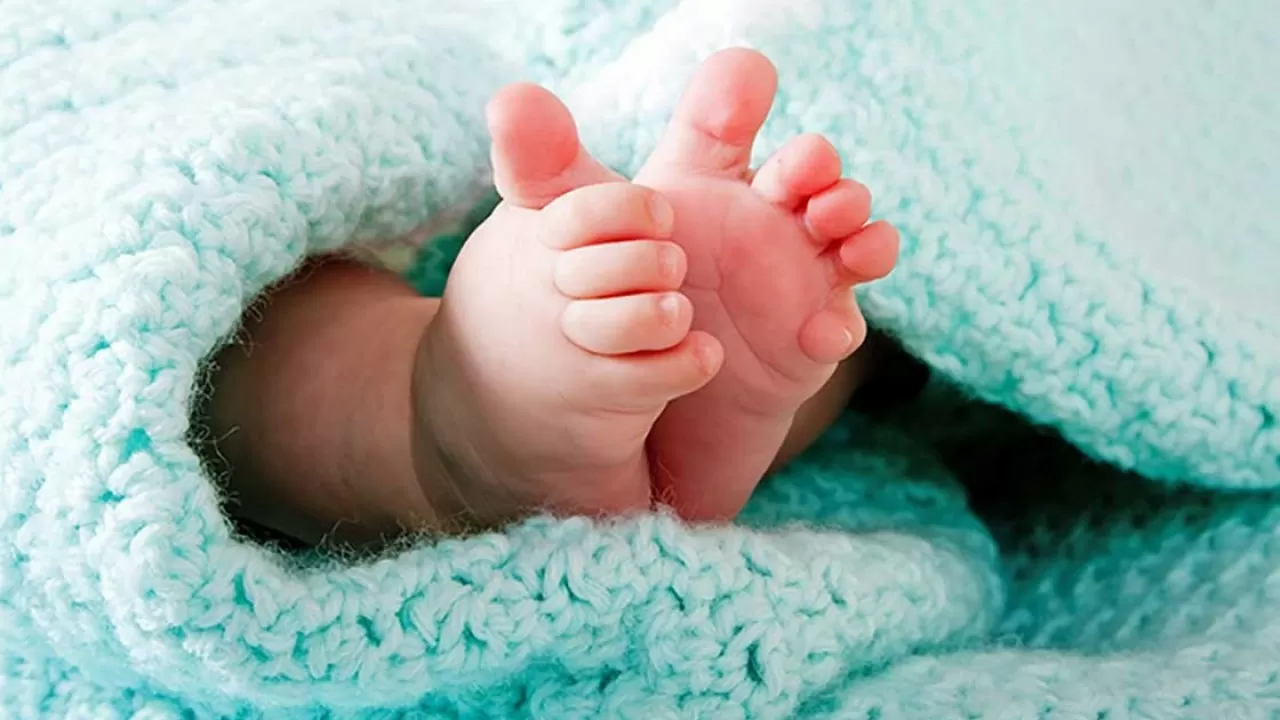 8-сынып оқушысы дүниеге сәби әкелді