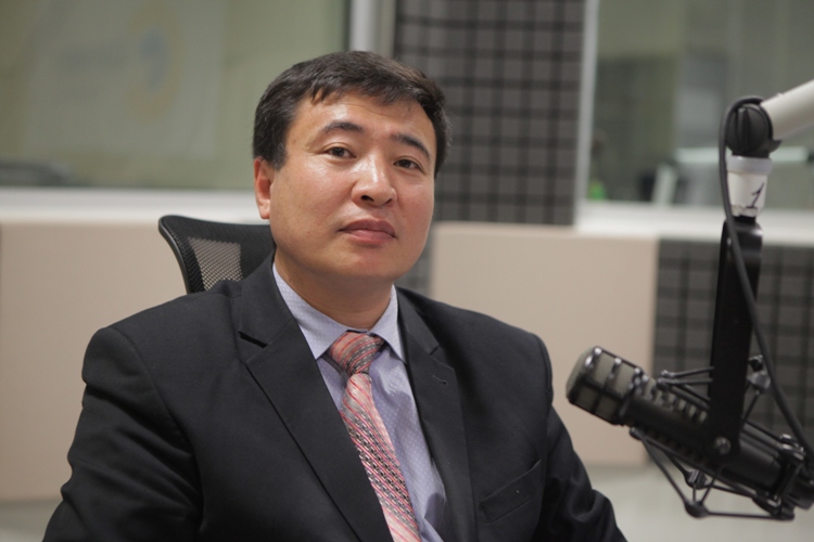 "Әкесінің басын жұтатын ақымақ бала ғана бата береді" дейді этнограф