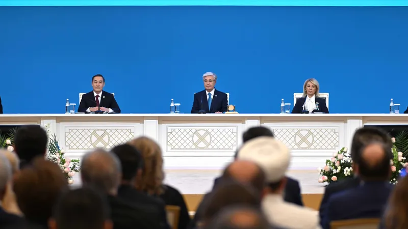 "Президент Жеңістің 80 жылдығына орай келелі ойлар айтты" дейді Алмасбек Есмаханов