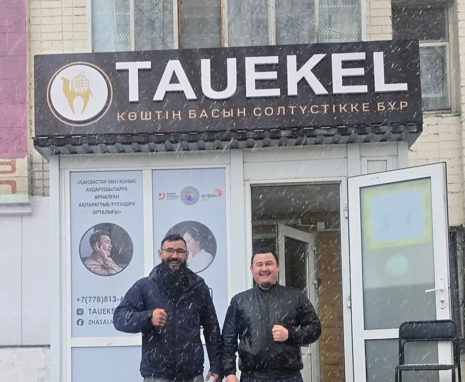 Әдемі қисық қыздар секс Түсінде жыныстық қатынасқа түскен анасы мен ұлының видеосы