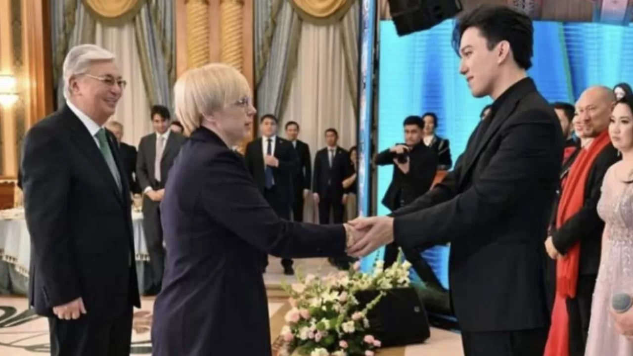 Димаш Құдайберген Ақордада өнер көрсетті