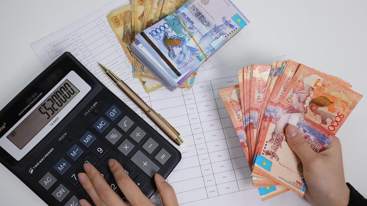 "Мұғалімді сауын сиырға айналдыруды қою керек" дейді журналист