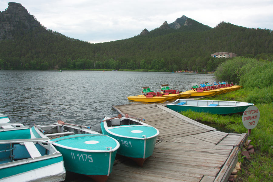 Бурабайда қызық көріп катамаранға мінген бес бала жағадан алыстап кетті