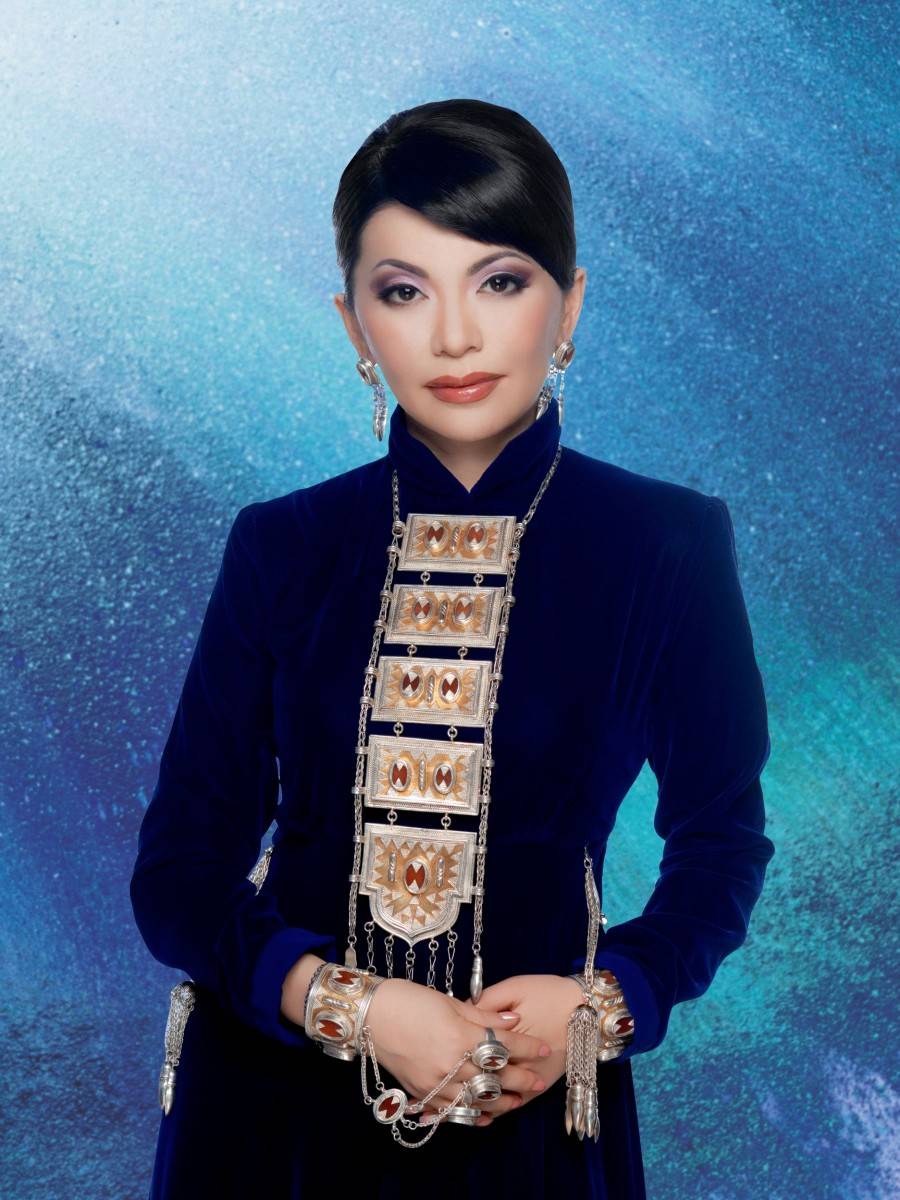 «Өз қолымен қуырдақ қуырып, шай құйды»: күйеуінің зауытында қызмет еткен Тамара Асар елді тәнті етті