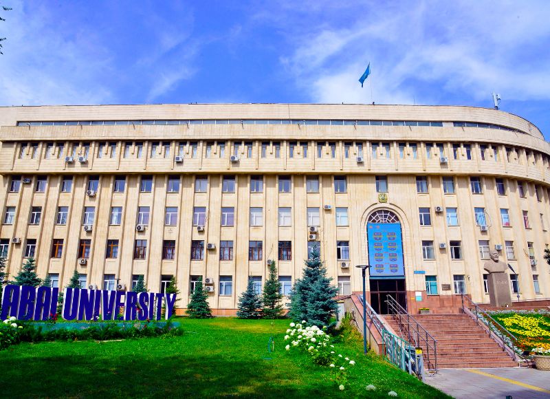 Университеттегі жиын үлкен дау тудырды