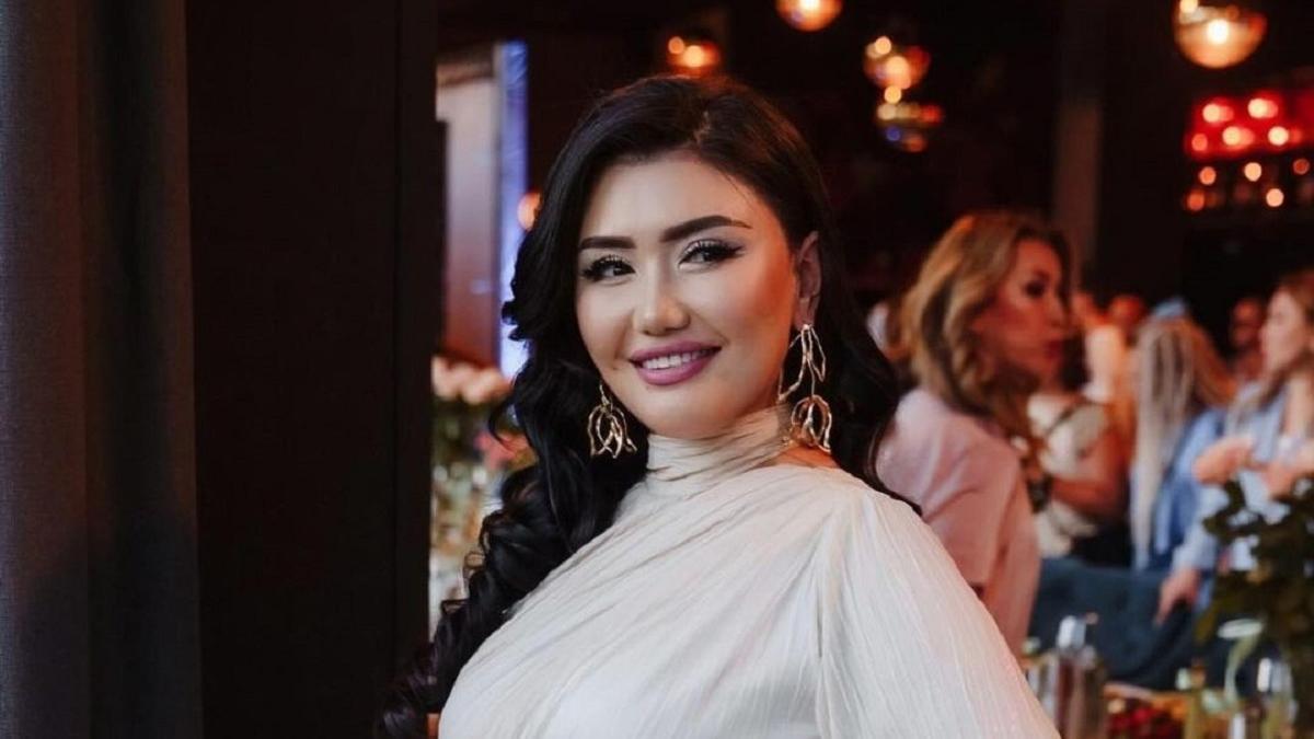 Әнші Зарина Омарованың да ұлы мектеп бітірді