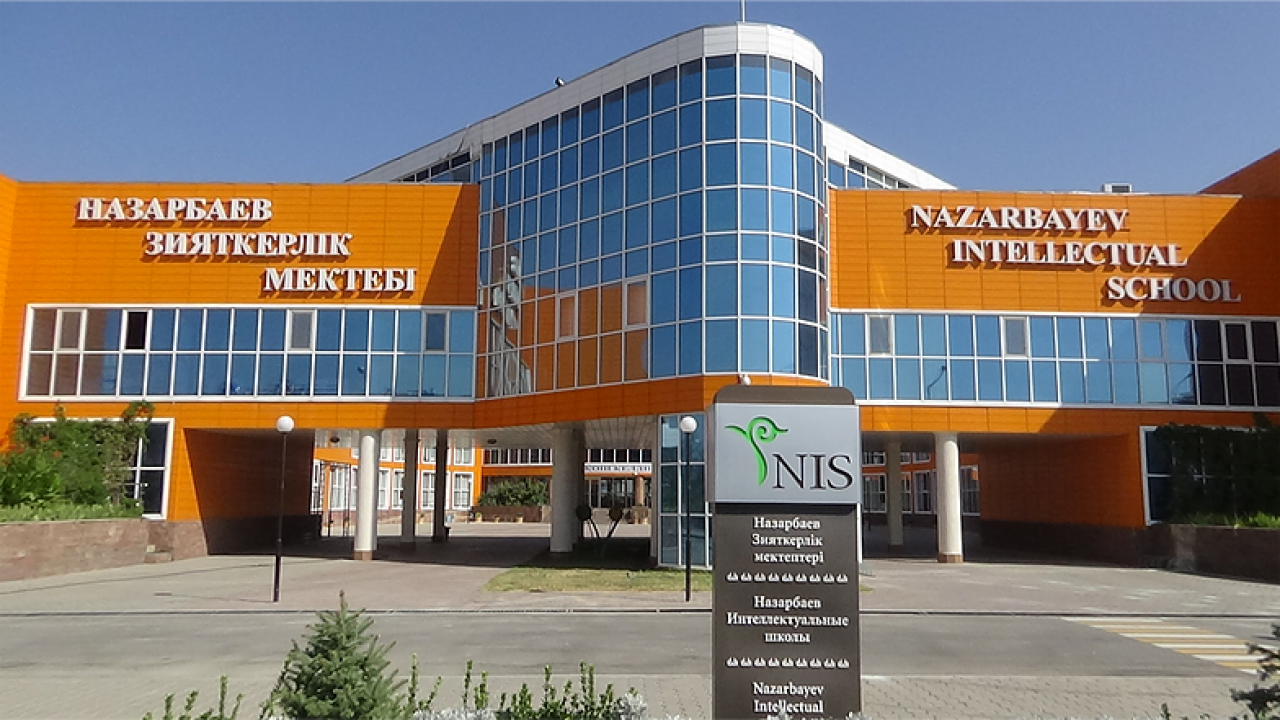 "НЗМ-нен қуылған бала ҰБТ-дан қуылған балалардан артық емес" дейді білікті ұстаз