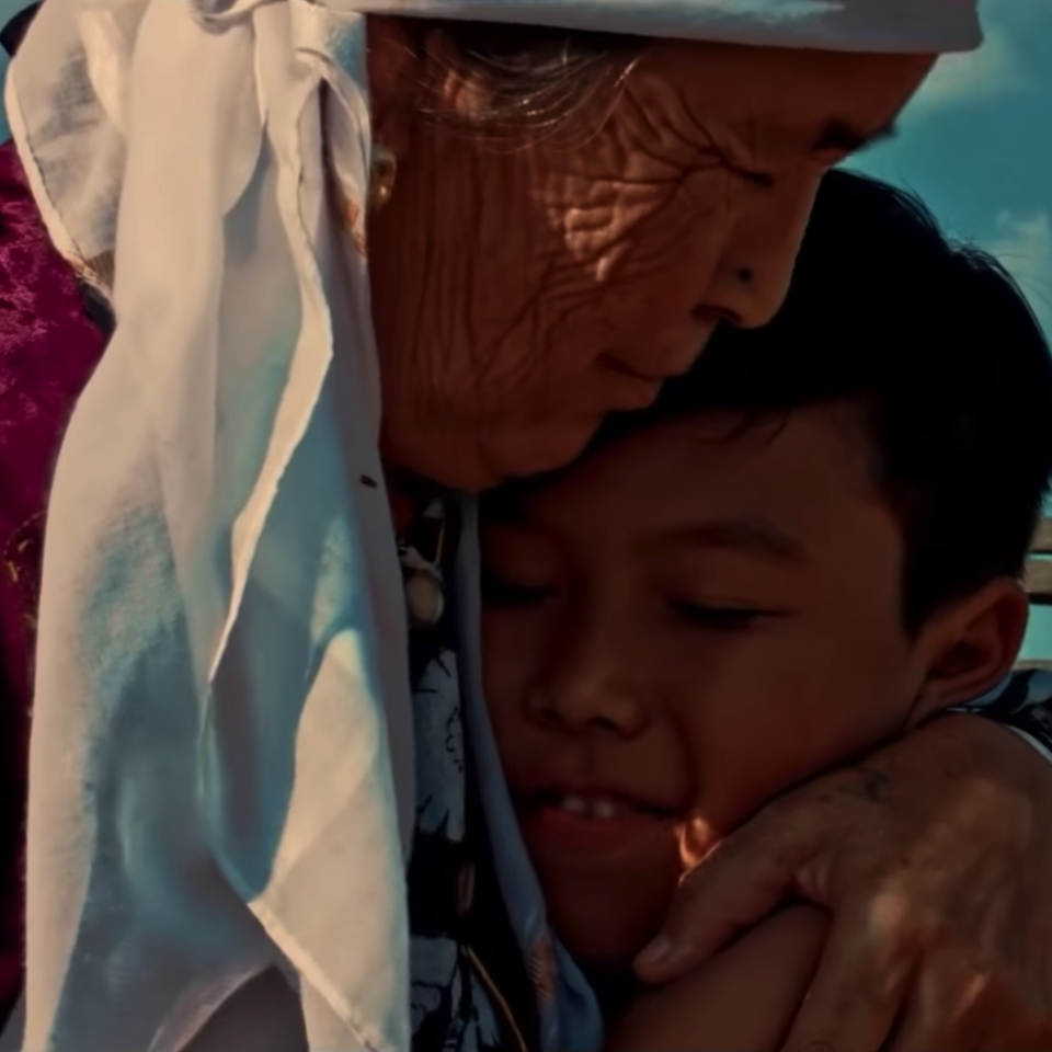 Хардкор анальды порно видеоларды қараңыз Қызыл телпекпен секс