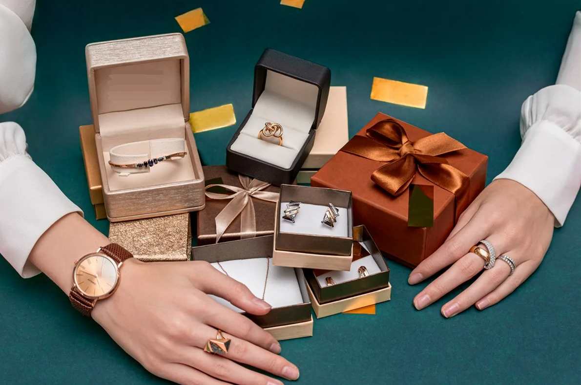 Мұғалім дәметпесе, ата-аналар оған сыйлық бере ме?