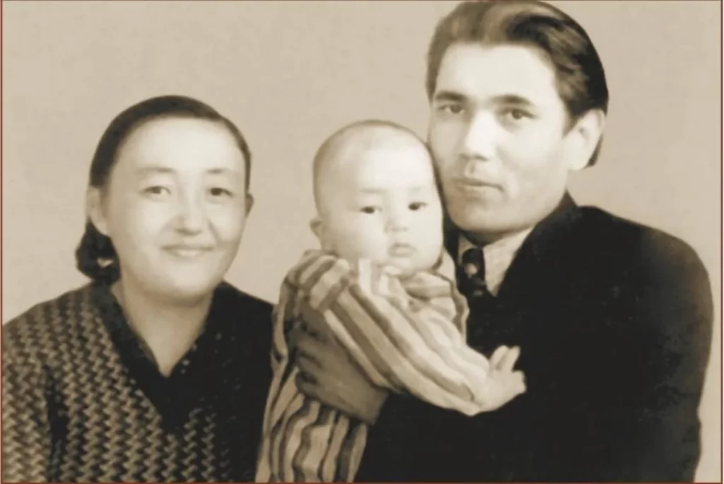 Президент Тоқаев анасы туралы естеліктерімен бөлісті