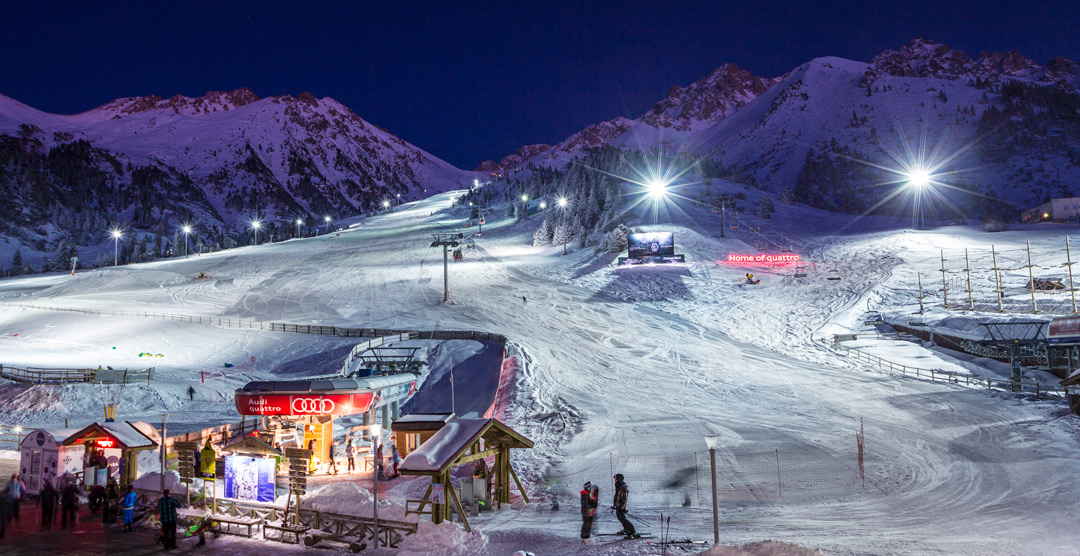 Анальды порно соло Жуынатын бөлмеде әйелі мен күйеуі секс