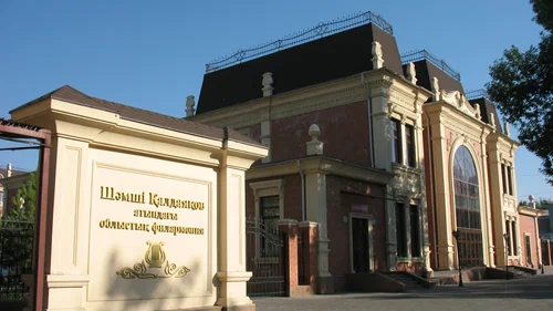 Наркенже Серікбаеваға тиіскен директор "өз қызметіме лайықтымын!" деп есептейді