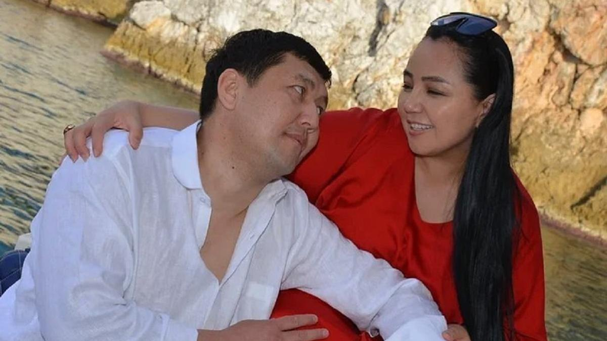 Жорабаева күйеуін қатты еркелетеді дегендерге жауап берді