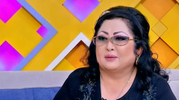 Әуежайда иіліп сәлем салған Мақпал Жүнісова көпшілікті сүйсінтті