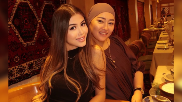 "Иіскеу - иіскетпеу": Әнші Наркенженің қызы мәлімдеме жасады