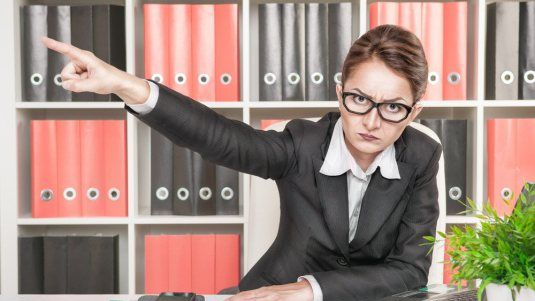 Зейнеткер мектеп директорлары қашанғы омалып отыра береді?