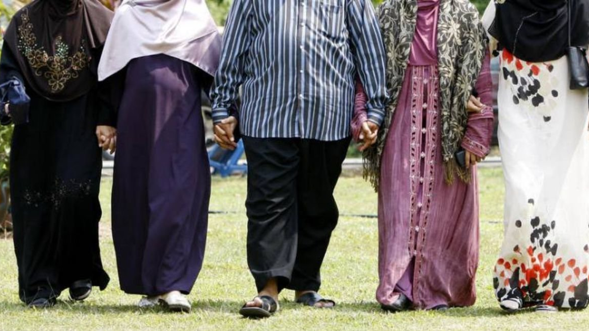 "Тұрсынбек Қабатов мені алса, тиер едім" деген қоғам белсендісі еркектердің 4 әйел алғаны дұрыс дейді