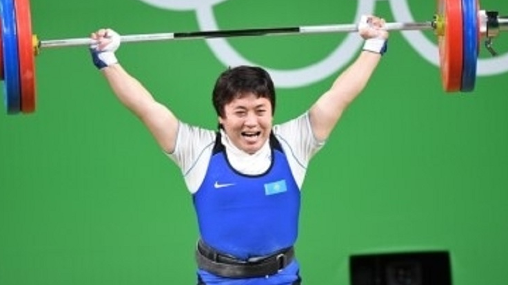 Олимпиада жүлдегері Жазира Жаппарқұл Шымкентте базарда саудамен айналысып жүр