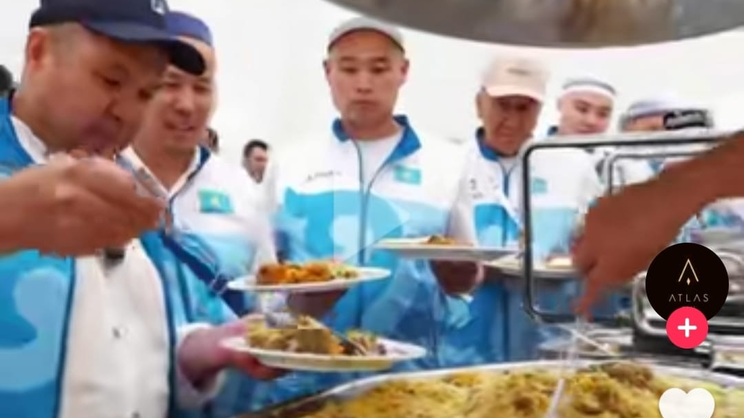 "Арамтамақтар" дескен жұрт Бас мүфтидің Меккедегі асын сынап тастады (ВИДЕО)