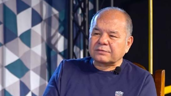 "Уәлибек әйел ұруды жөн санайды" деген көрермен оны сахнадан қуу керек деді