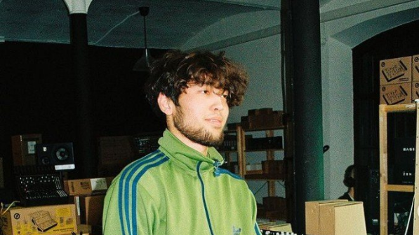 Рэпер Qurt-тың жары оны қатыгездікпен ұрып-соқты деп айыптады