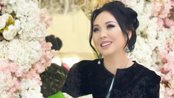 Қарақат Әбілдина алғашқы кітабын жарыққа шығарды