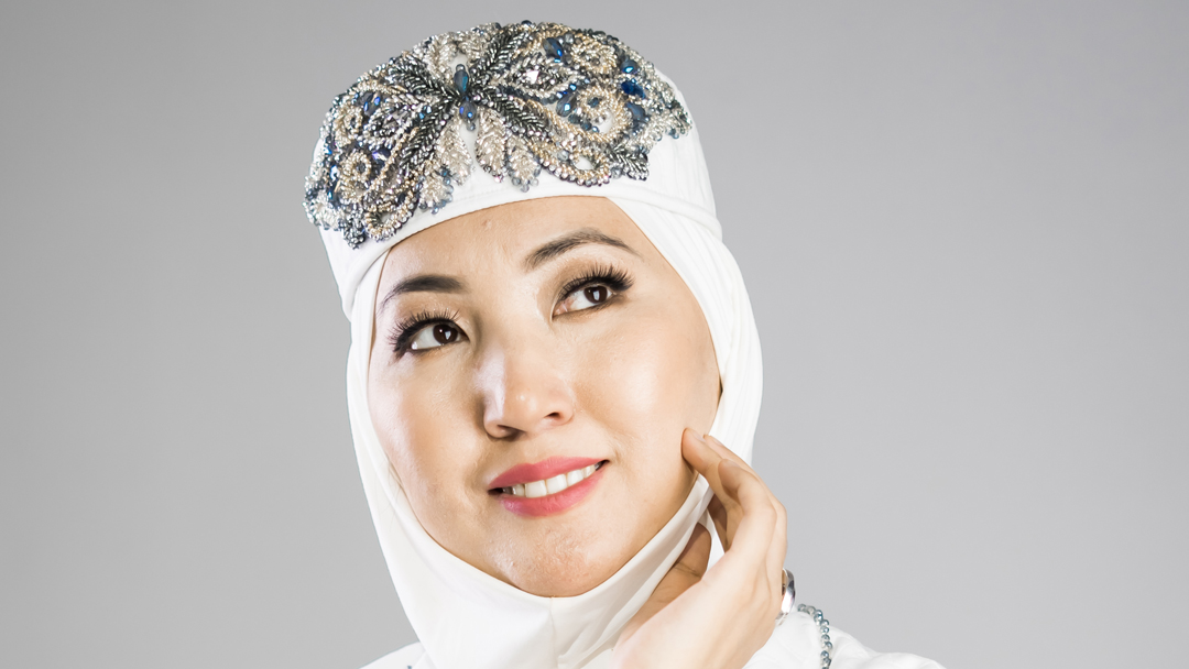 Сара Тоқтамысованы айтыс үстінде Жүрсін Ерман сахнадан шеттеткен