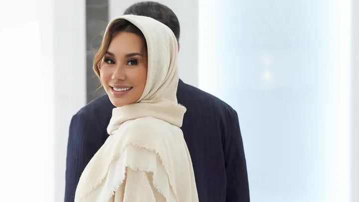 Динара Сәтжанды "мысықтың ұрғашысына" теңеген жұрт тағы сынап тастады