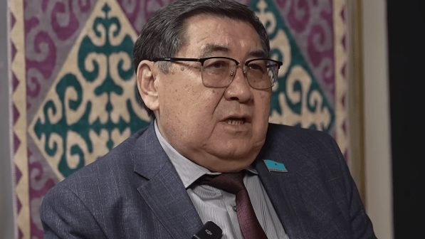 "Менің де кінәм бар..." деген Ермұрат Бапи қызының өзге ұлтқа күйеуге шыққанын айтты (ВИДЕО)