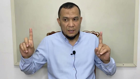 "Арабша білмеген кісі Абайды түсінбейді" дейді Дарын Мубаров (ВИДЕО)