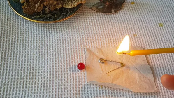 "Қонақтар пердемізге инелер қадап кетіпті" деген тиктокер мұның сырын жұрттан сұрады (ВИДЕО)