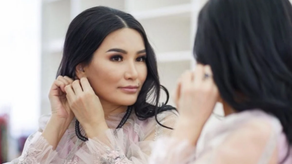 Психолог Құралай ханым: " Фэншуй деген кітапты оқышы, үйге жарық түссе, терезе, ас үй таза болса, күйеуіңнің жұмысы жүреді"