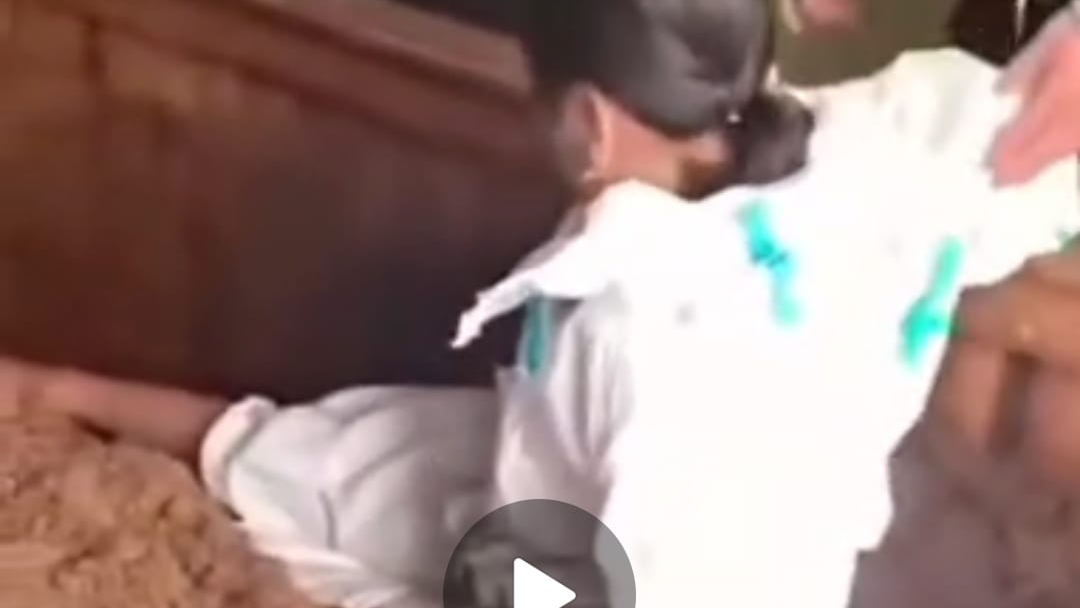 "Қабір азабына дайындық" курсында титтей қызды тірідей топыраққа көмді