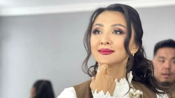 Әнші Меруерт "Еуразия-1" арнасына шүйлігіп, жауап күтетінін ескертті